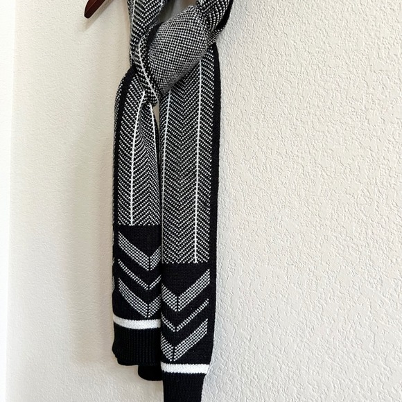Banana Republic Merino Wool Blend‎ Classic Knit Chevron Striped Scarf - Picture 9 of 10